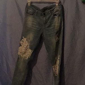 Lace decorated jeans